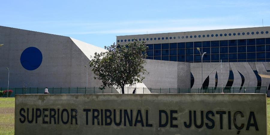 Informativo 902 do STJ reúne duas teses sobre comando oculto de inteligência artificial em petição