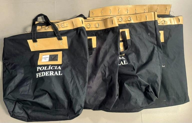 Armazenar e compartilhar material de abuso sexual infantil: os artigos 241-A e 241-B do ECA depois da Lei 15.487/2026