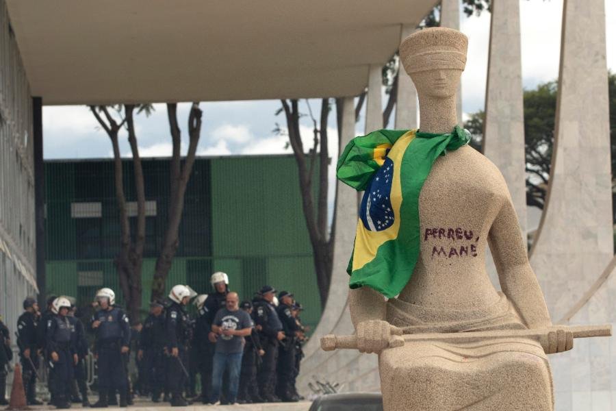 Moraes concede progressão ao semiaberto a condenada pelo 8 de Janeiro e mantém o cumprimento em casa