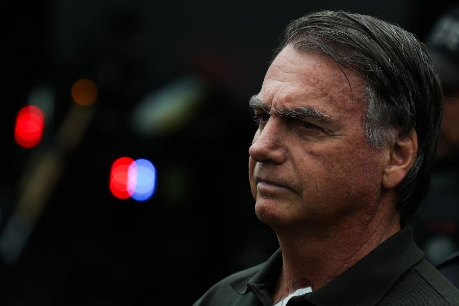 PGR não opõe óbice à retomada das visitas de Flávio Bolsonaro ao pai na prisão domiciliar