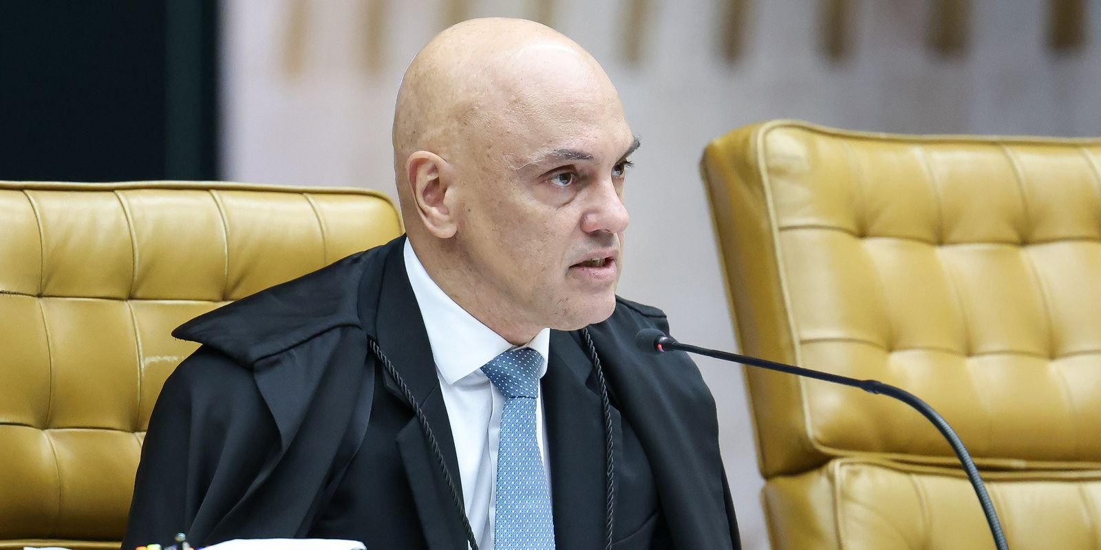 Moraes manda executar a pena de Eduardo Bolsonaro e determina mandado de prisão