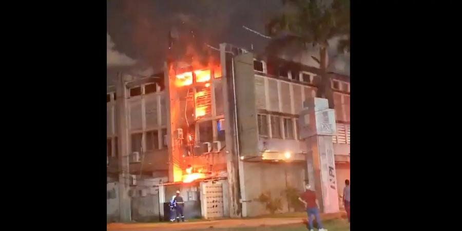 PF abre inquérito para apurar o incêndio em prédio da Universidade Federal de Pernambuco