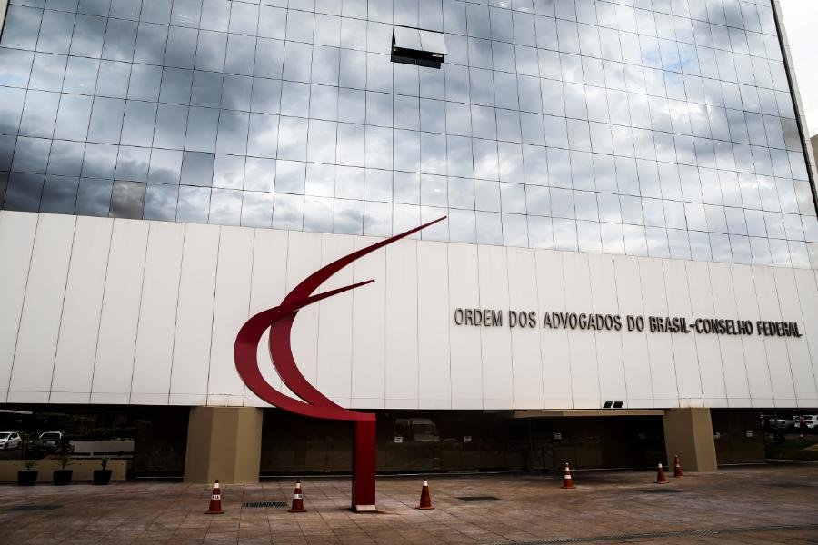 OAB do Rio de Janeiro pede ingresso em ação civil pública da OAB de São Paulo contra plataforma de inteligência artificial acusada de praticar atos privativos da advocacia