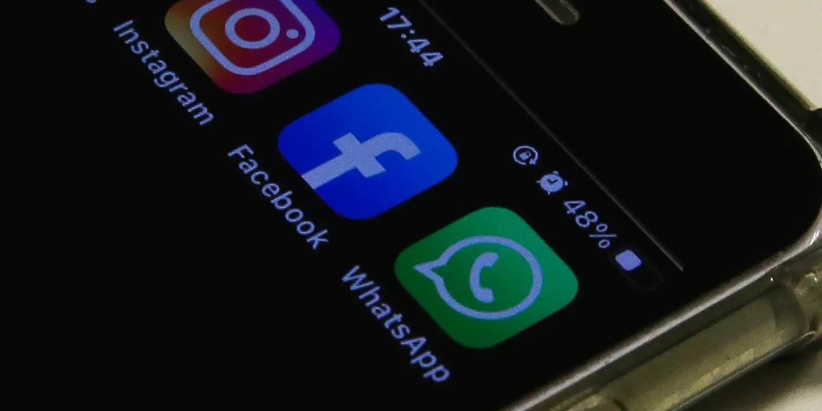 TSE dá 48 horas para a Meta explicar restrição de alcance a publicações de campanha e dizer o que fez contra 255 perfis falsos