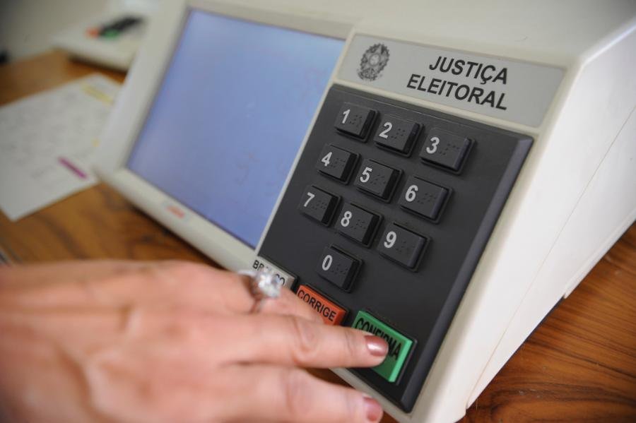Justiça Eleitoral manda interromper evento com distribuição de comida e pedido de votos