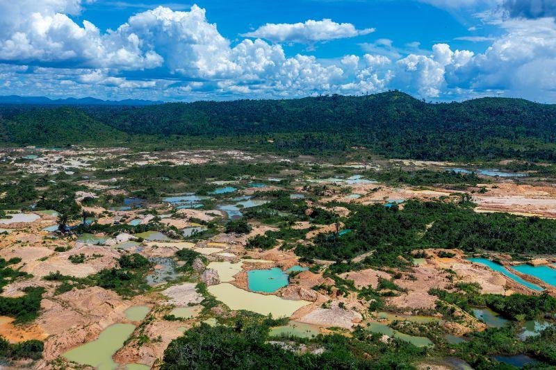 Dez viram réus por venda de ouro ilegal no Pará, e a Justiça mantém bloqueio de 146,2 milhões de reais
