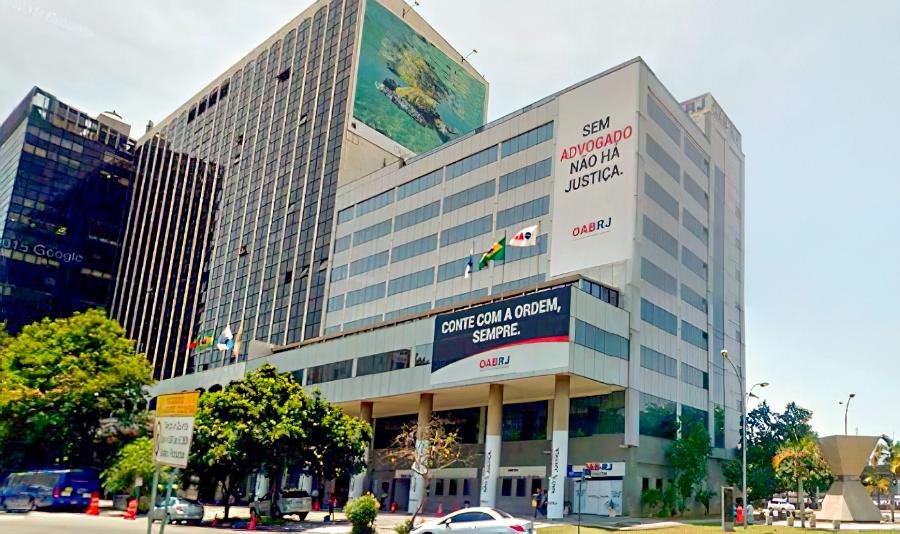 Justiça Federal proíbe plataforma de cobrar por petições geradas por IA sem advogado, em ação da OAB-RJ