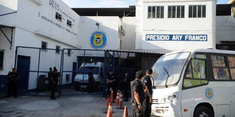Relator no STJ anula exigência de exame criminológico baseada na Lei 14.843/2024 para crime anterior à norma e restabelece a progressão